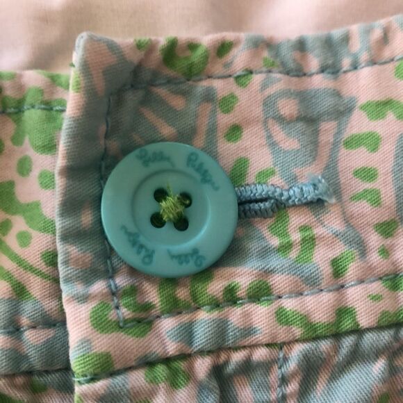 Lilly Pulitzer Walsh Shorts Hidden crab 🦀 and Shells 🐚 in Soft Blue & Green. - Picture 6 of 17